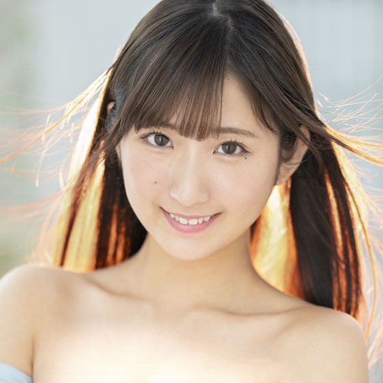 役野満里奈(Yakuno Marina)个人资料照片